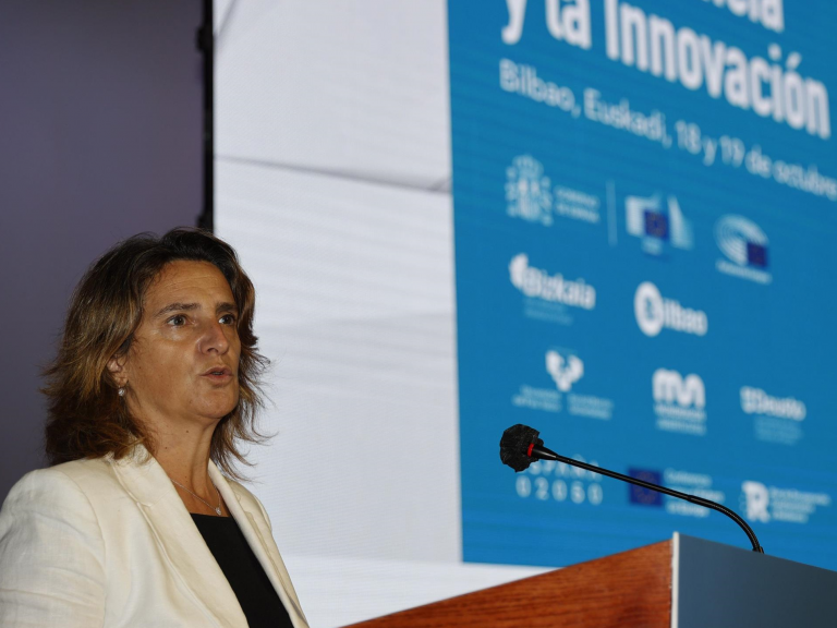 Ribera viaja a Argelia días antes del cierre previsto del gasoducto que pasa por Marruecos