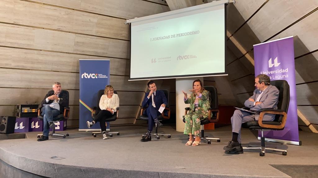 Francisco Moreno, Cristina Alcaine, Miguel Ángel Oliver y María del Pino Quintana participaron en las Primeras Jornadas de Periodismo