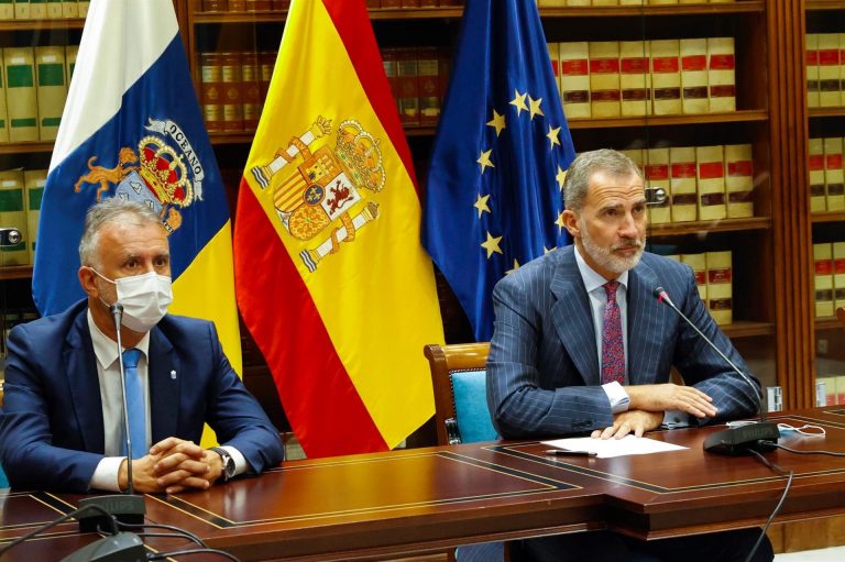 Felipe VI, convencido de que La Palma superará la adversidad con la ayuda de todos