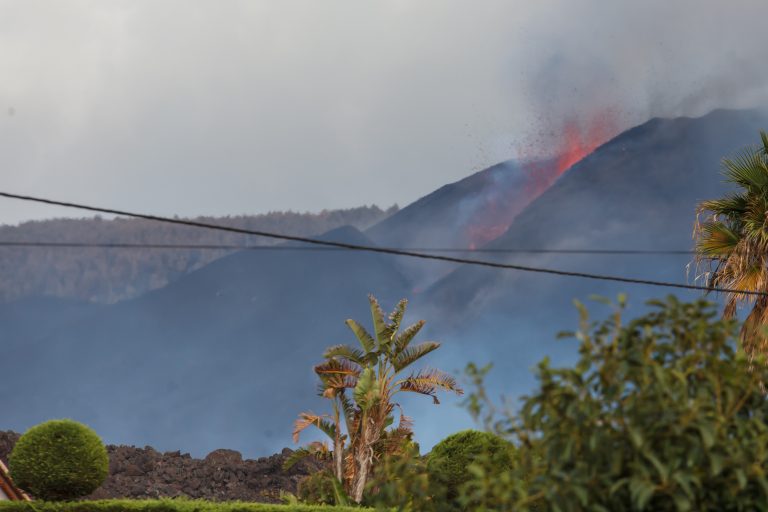 Los afectados por el volcán de La Palma presentarán la ley de volcanes como iniciativa legislativa popular