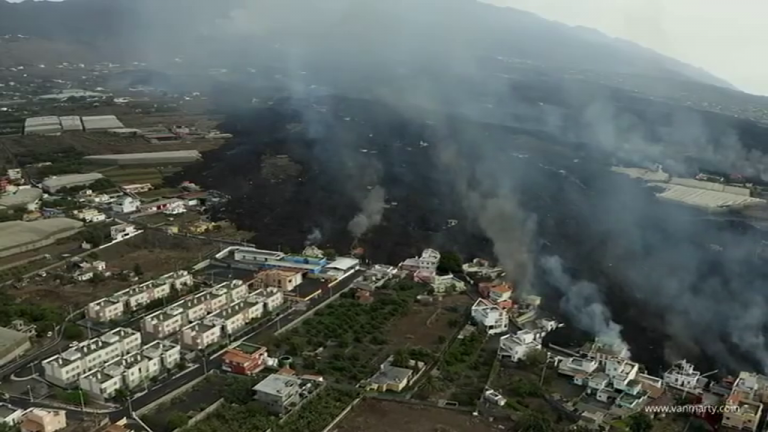 Las dos coladas se juntan en La Laguna y en principio se alejarían del barrio