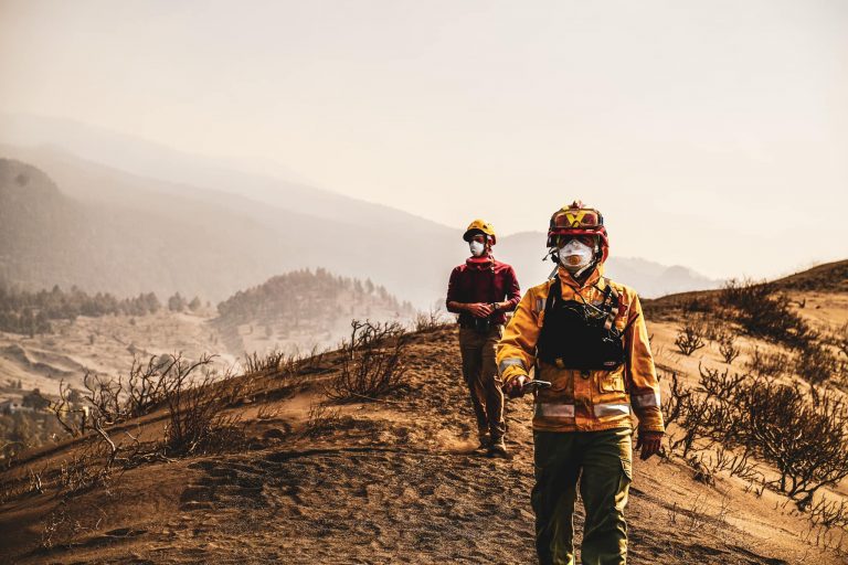 Los Agentes de Medio Ambiente de La Palma colaboran en las tareas de emergencia del volcán