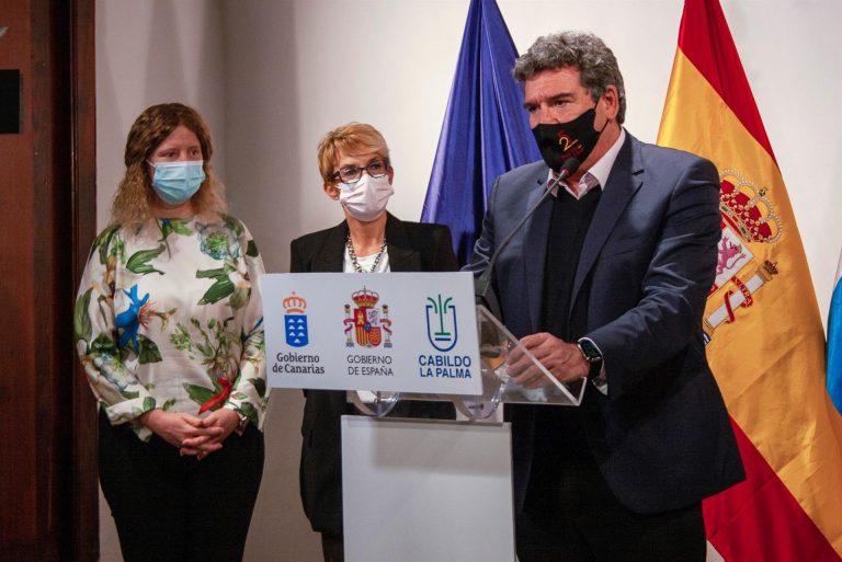 Escrivá asegura que los ERTE y las ayudas a autónomos seguirán «el tiempo que sea necesario»