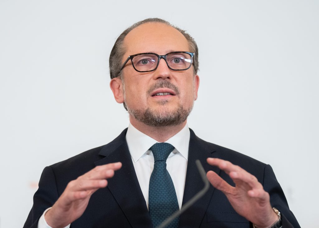 Austria anuncia un nuevo confinamiento nacional y hará obligatoria la vacunación en febrero de 2022