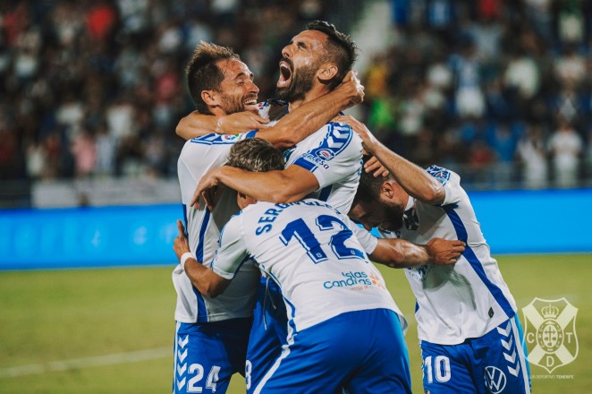 4-0. El CD Tenerife golea al Burgos
