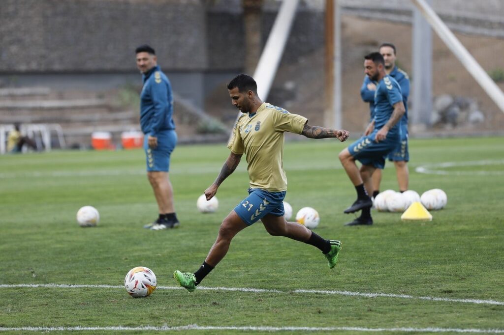 Las Palmas pone a prueba el fortín ante su último asaltante 