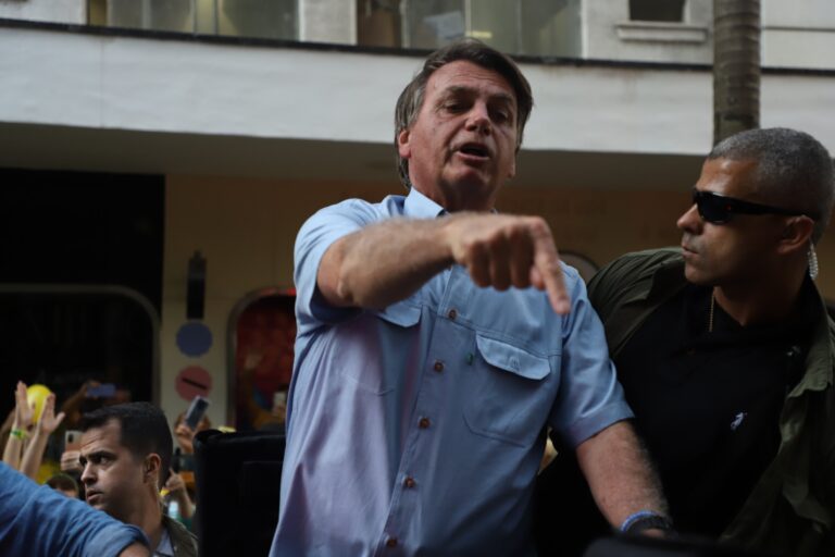 Bolsonaro retira un homenaje a un médico por un estudio contra el uso de cloroquina en pacientes COVID-19