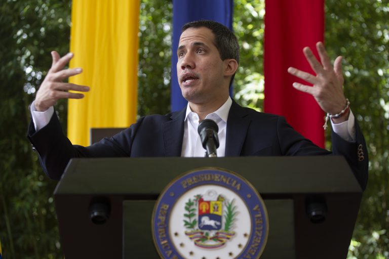 Juan Guaidó acusa a Maduro de «maquillar» una apertura en las elecciones