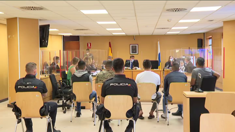 Comienza un juicio contra cuatro migrantes de Las Raíces por causar disturbios