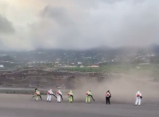 El aeropuerto de La Palma continúa inoperativo debido a la ceniza