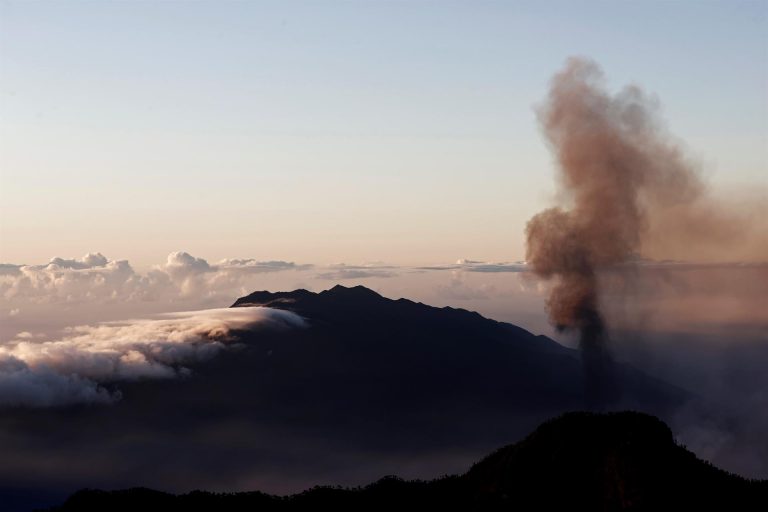 Continúa preocupando la calidad del aire por el efecto del volcán