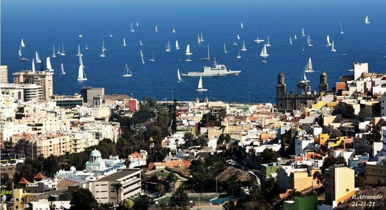 Los 146 veleros de la regata ARC parten de Las Palmas rumbo al Caribe