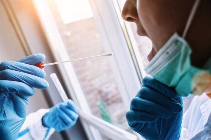 643 nuevos casos de covid-19 en personas de más de 60 años desde el pasado viernes