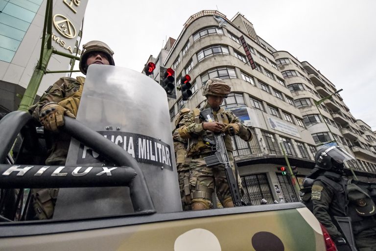 Al menos 125 detenidos en el primer día del paro convocado por la oposición en Bolivia