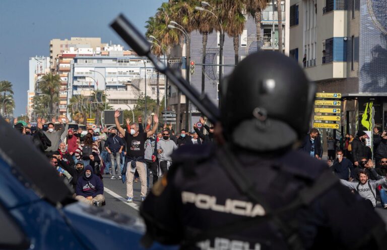 Noveno día de huelga en Cádiz con piquetes y cortes de carretera