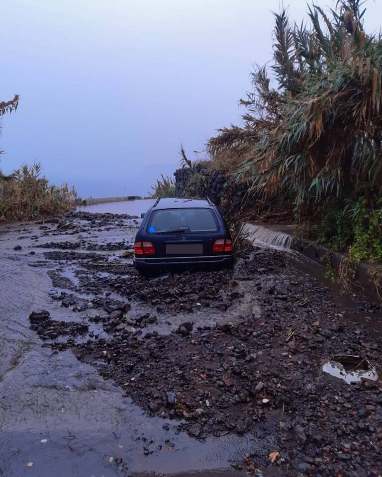 La lluvia llega a buena parte de las islas y provoca varias incidencias