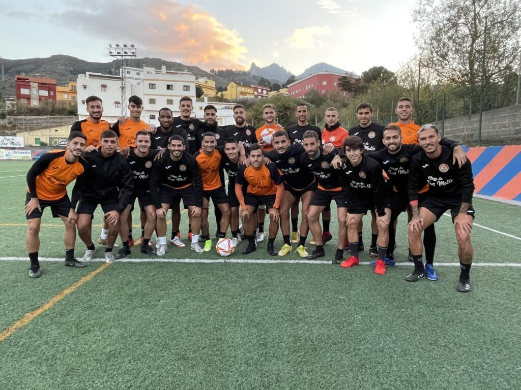 El CF Panadería Pulido San Mateo ha decidido invitar a todos los futbolistas federados menores de 14 años al partido de Copa del Rey 