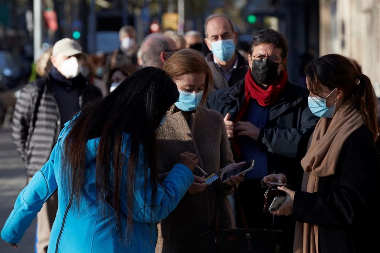 La sexta ola sigue imparable, con nuevos récords de contagios en todo el país