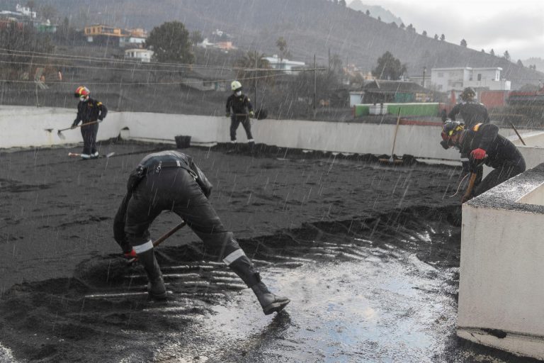 El Gobierno de Canarias evalúa en 842 millones los daños causados por el volcán