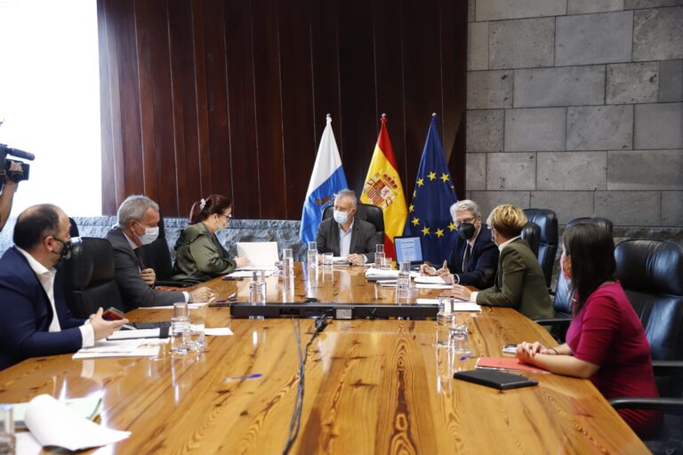 Lanzarote y El Hierro suben a nivel 2 y todas las islas quedan sujetas al toque de queda si lo acepta el TSJC