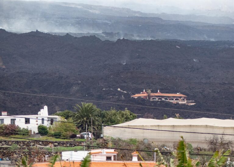 El fin de la erupción es inminente, pero el Pevolca seguirá atento al volcán