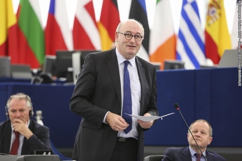 El comisario europeo de Agricultura visitará España para conocer la situación de La Palma