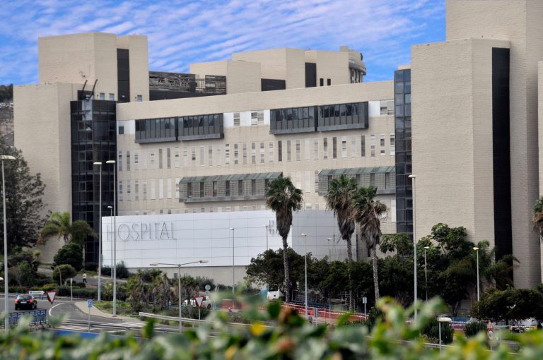 El Doctor Negrín de Gran Canaria cuenta con tres oncólogos menos