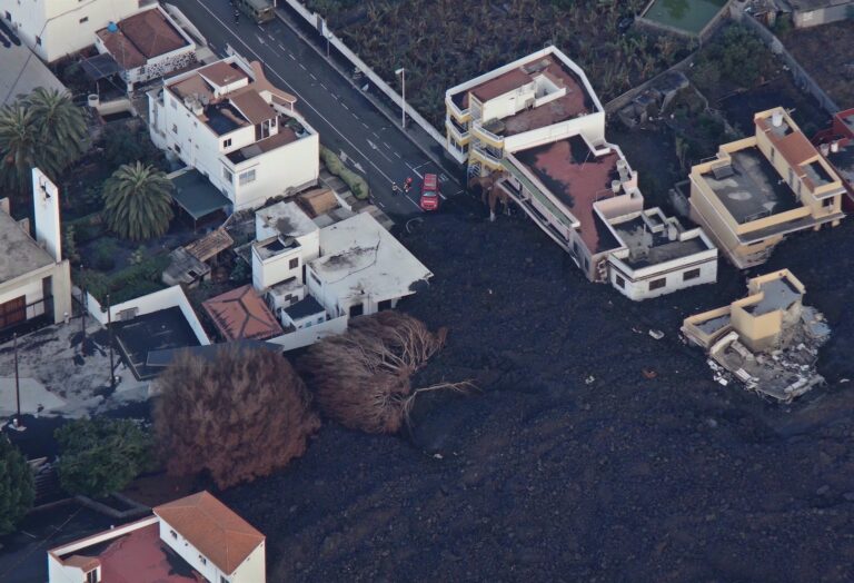 El terreno se eleva 6 centímetros en las cercanías del volcán de La Palma