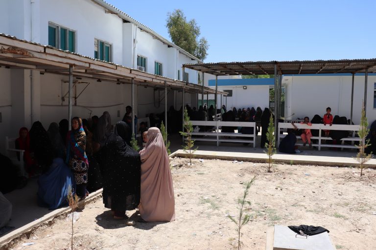 Los talibanes abogan por respetar los derechos de las mujeres y aseguran que «no son una propiedad»