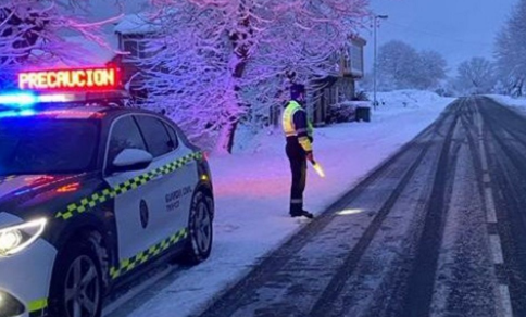58 carreteras y puertos afectados por el temporal de nieve 