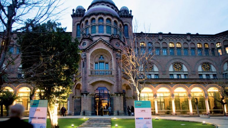 Estudiantes de la UAB vuelven a cerrar accesos al campus en jornada de huelga