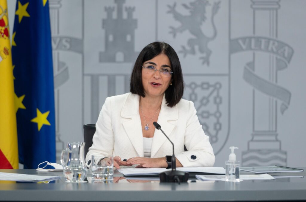 Según ha informado Carolina Darias, el Gobierno fijará el fin de mascarillas en interiores "en determinados casos" a partir de este miércoles