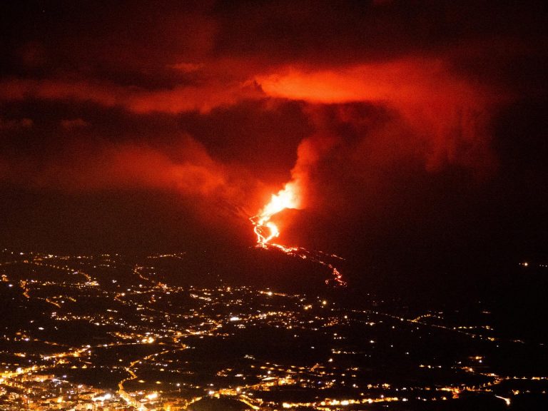 Los afectados por el volcán de La Palma podrán construir su vivienda en cualquier municipio de la isla