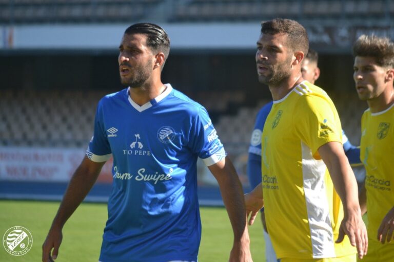 La UD San Fernando cae en los minutos finales ante el Xerez Deportivo (1-0)
