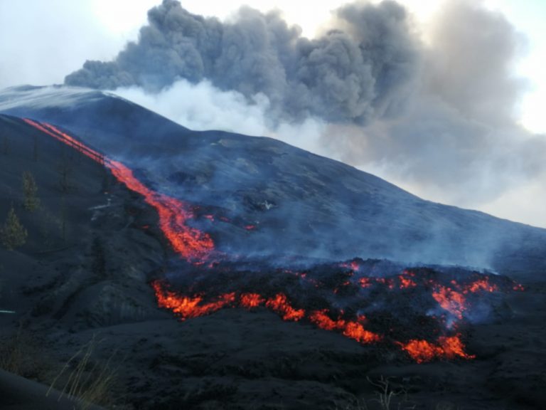 El tremor del volcán de La Palma desaparece, pero no significa el fin de la erupción