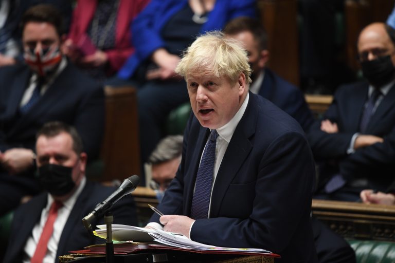 Las dimisiones vuelven a cercar a Boris Johnson