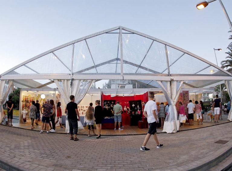 Último día de la tradicional feria de artesanía de la FEDAC