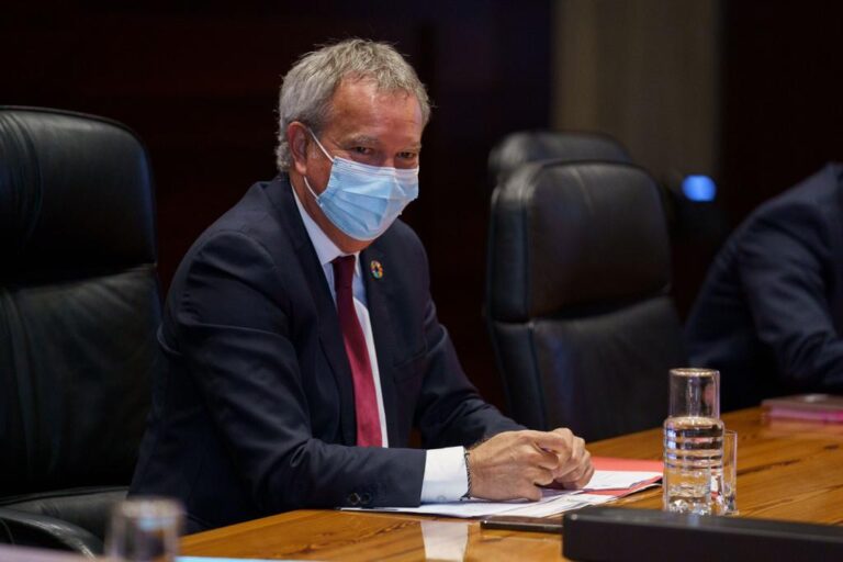 La Consejería de Obras Públicas, Transportes y Vivienda incentiva al sector de la construcción