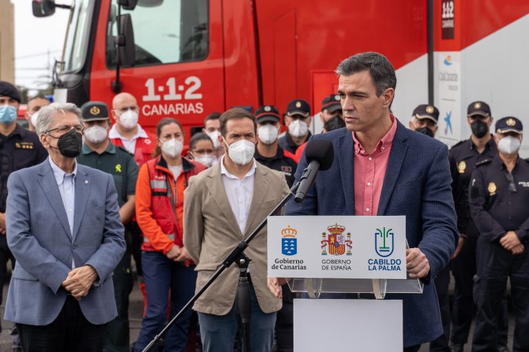 Sánchez da las gracias a los artistas participantes en el concierto benéfico por los afectados de La Palma