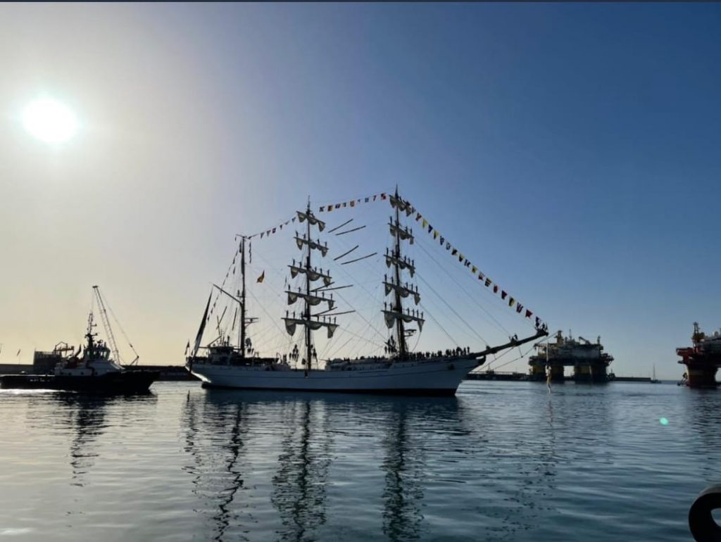 El Buque Escuela Cuauhtémoc llega a Santa Cruz de Tenerife
