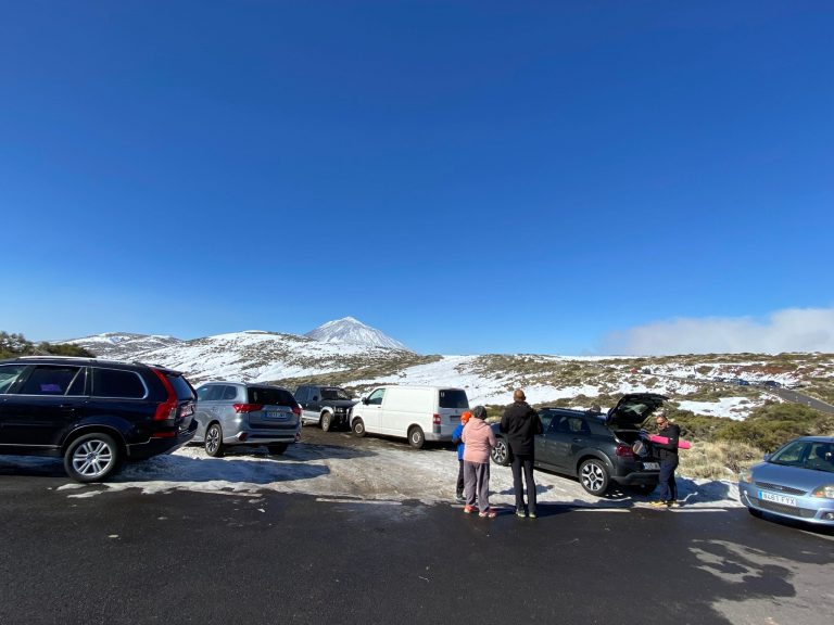 Piden precaución en las carreteras de acceso al Teide por presencia de hielo