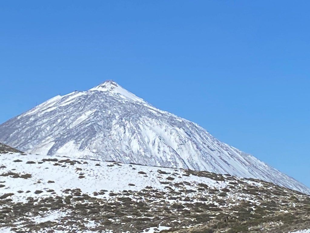 Abierto al tráfico el acceso al Teide por La Esperanza y La Orotava