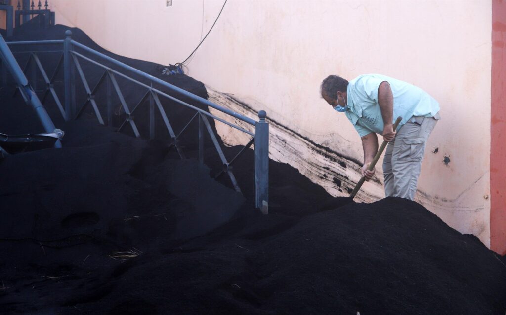 Equipos de urgencias móviles para atender a desplazados por el volcán