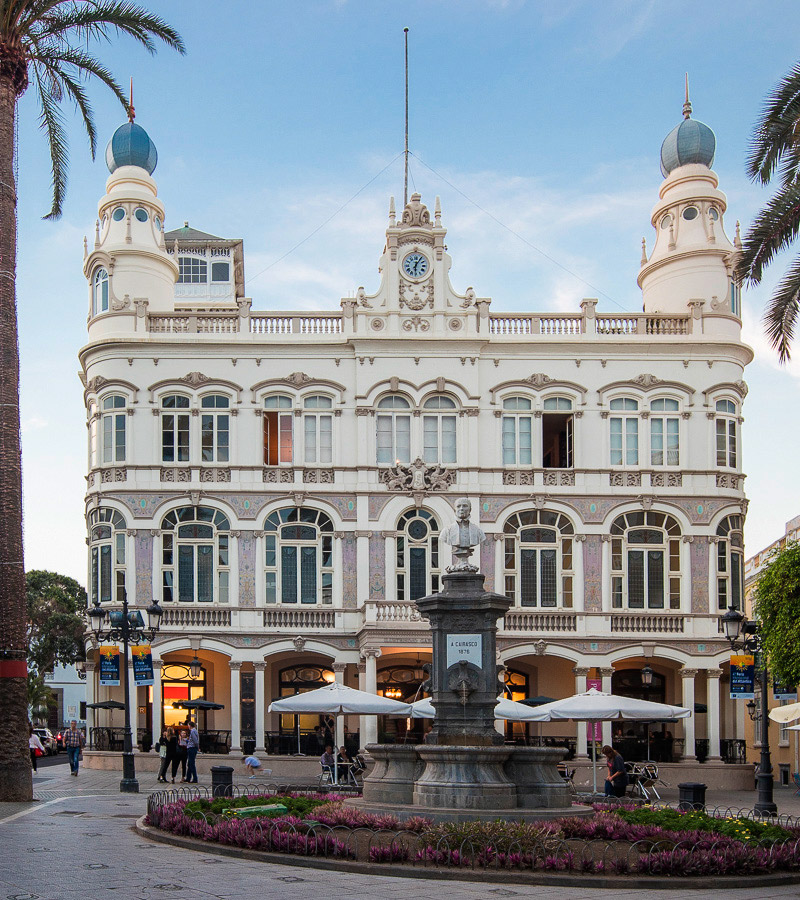 La cubierta del Gabinete Literario corre peligro de derrumbe