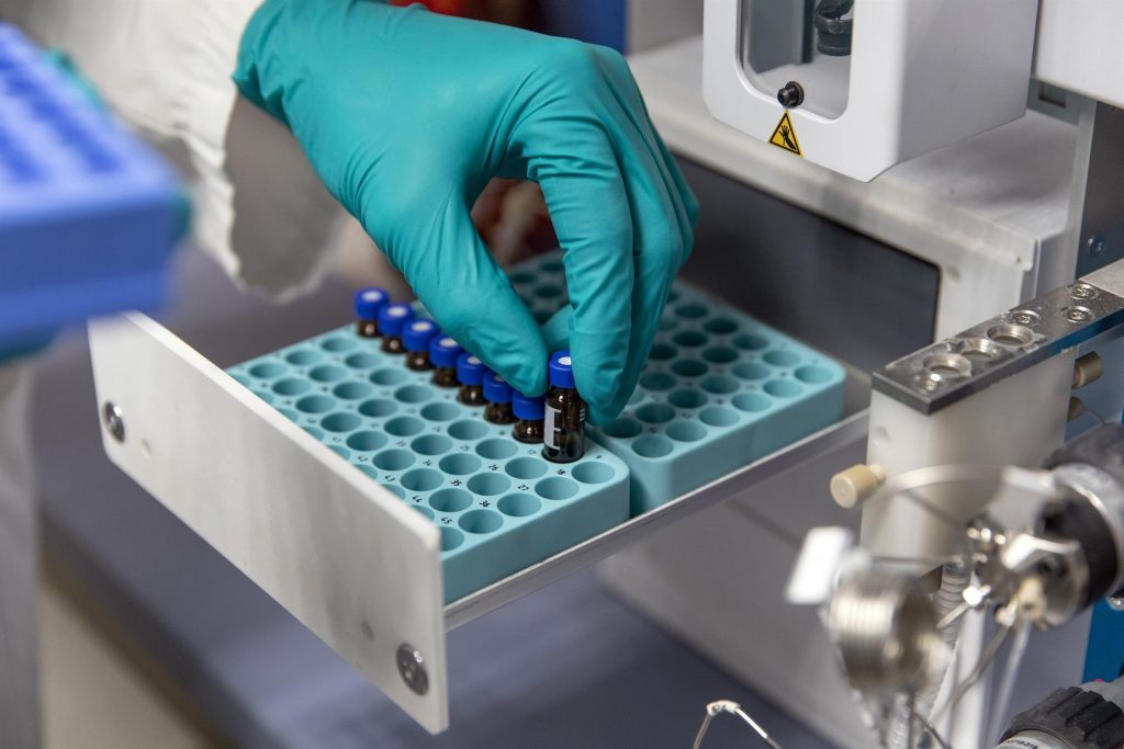 La incidencia cae hasta los 1.244 casos a nivel nacional