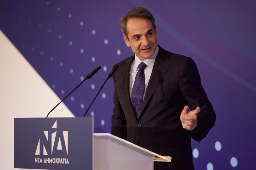 Grecia comenzará a multar con 50 euros al mes a las personas mayores de 60 años que no se vacunen contra la covid-19