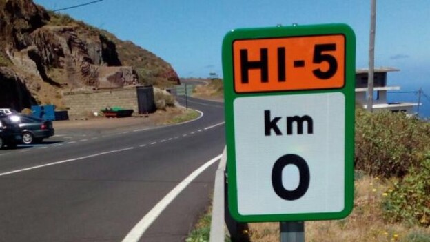 Herido grave en la colisión de tres vehículos en El Hierro