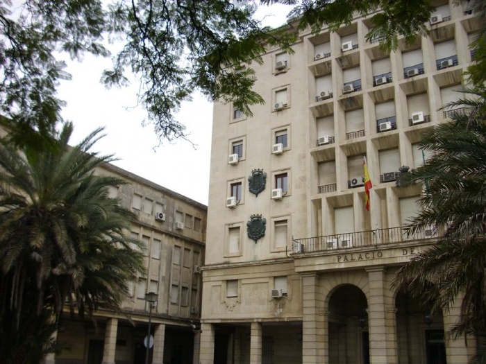 La madre que secuestró a sus hijos para no vacunarlos, los entrega al juez