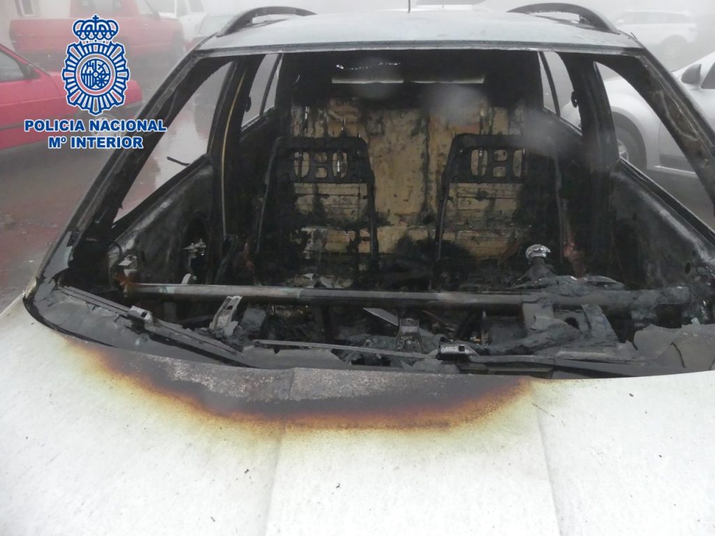 Detenido en Tenerife por robar en vehículos y luego quemarlos