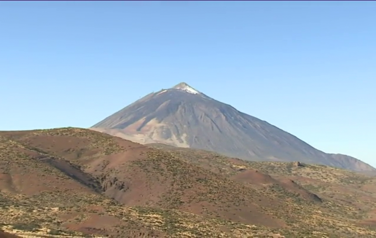 El Teide tan solo con nieve en el pico